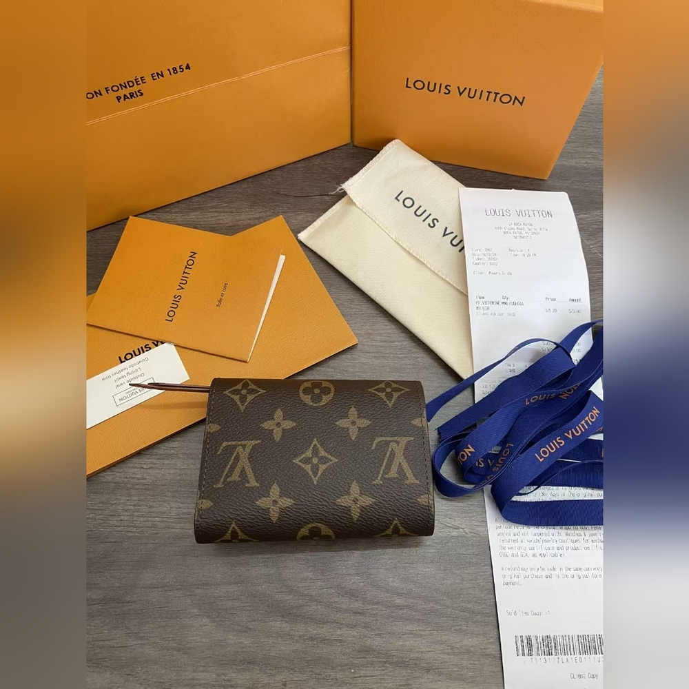 Louis Vuitton Victorine Wallet - Picture 4 of 16